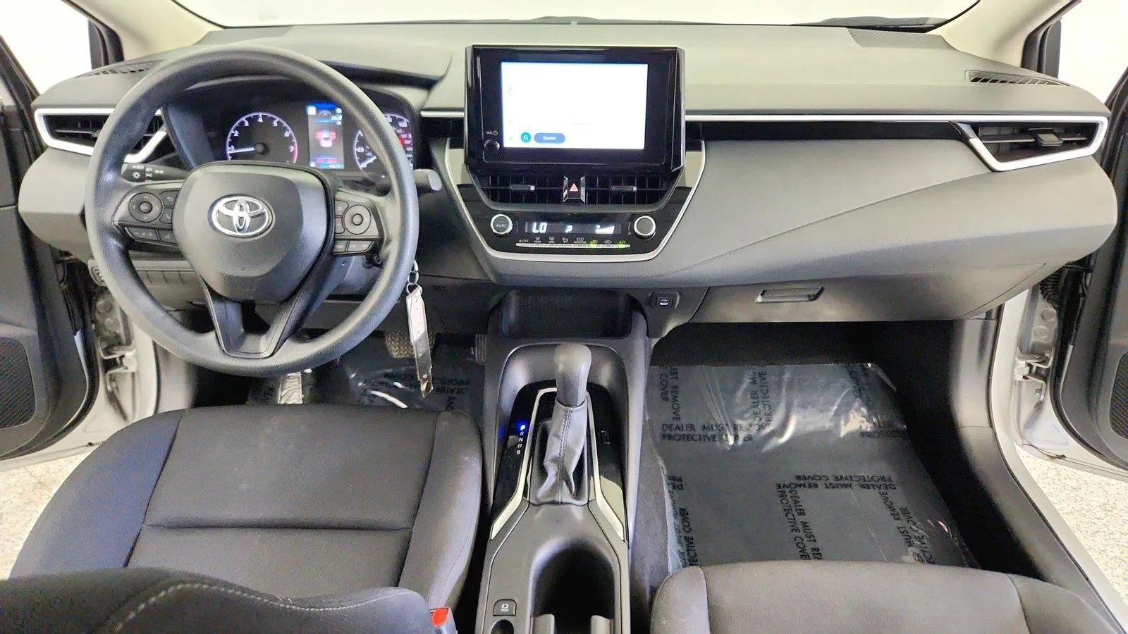 Used 2025 Toyota Corolla LE FWD image 29