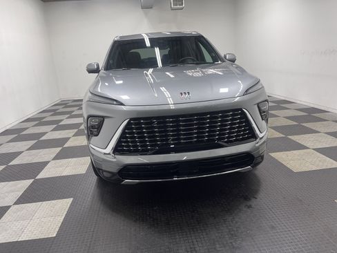 Used 2026 Buick Enclave Avenir image 7