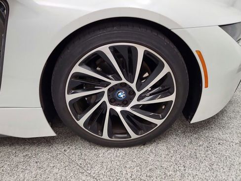 Used 2015 BMW i8 image 25