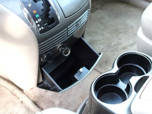 Used 2005 Toyota Sienna XLE image 35