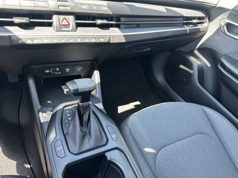 Used 2025 Kia K4 LXS image 19