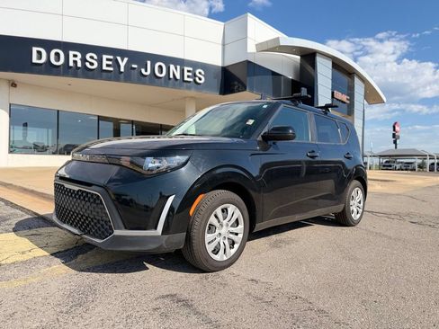 Used 2023 Kia Soul LX FWD image 1