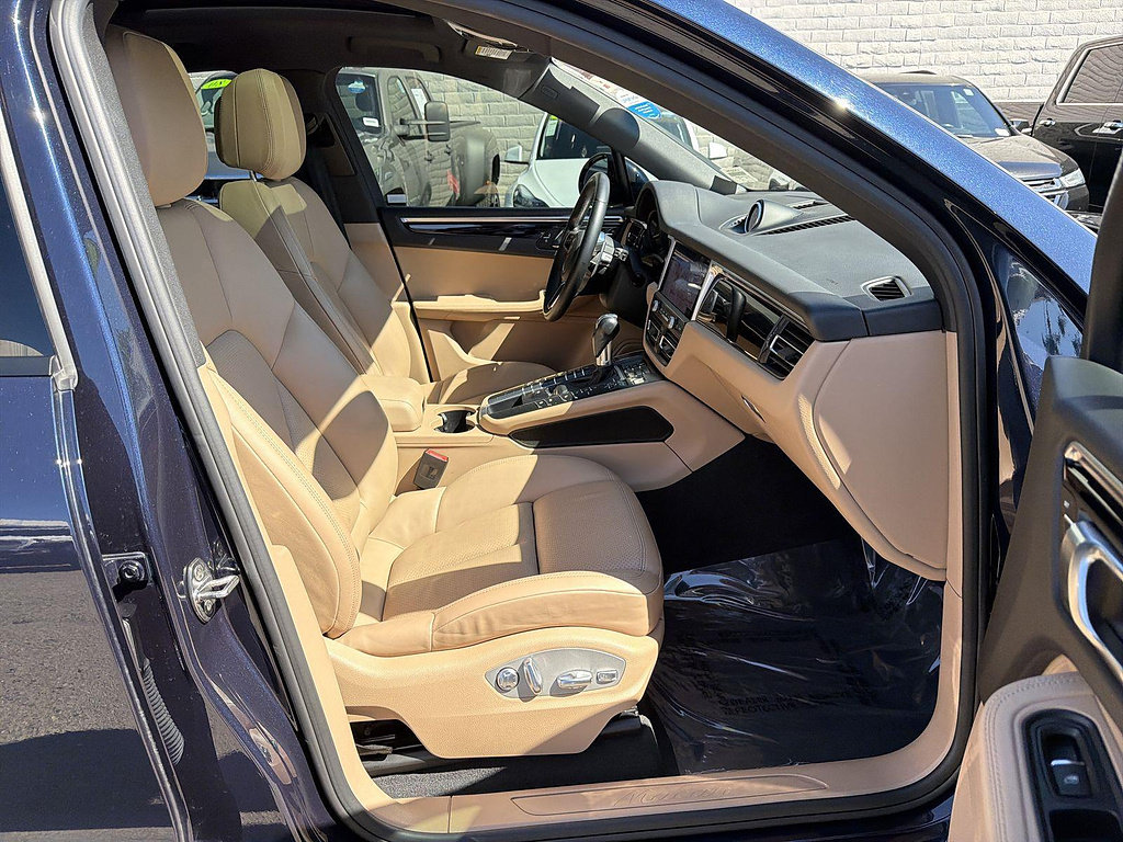 Used 2020 Porsche Macan AWD/4WD image 28