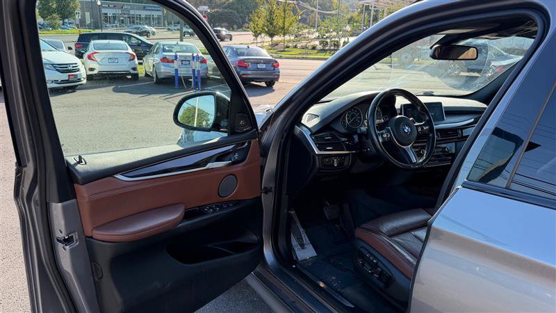 Used 2017 BMW X5 xDrive50i AWD/4WD image 20