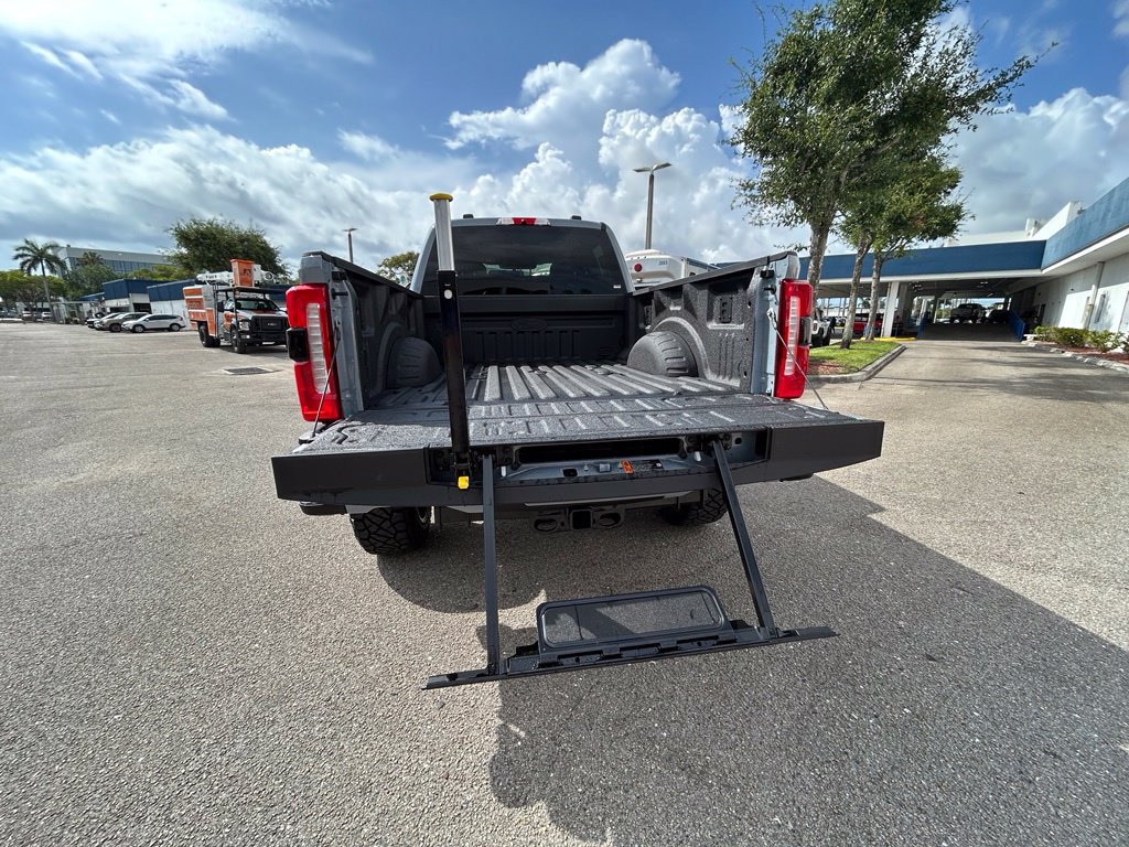 New 2026 Ford F250 Lariat w/ Black Appearance Package AWD/4WD image 34