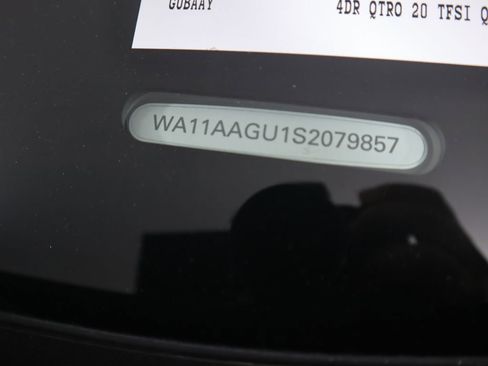 Used 2025 Audi Q5 Premium w/ Convenience Package image 35