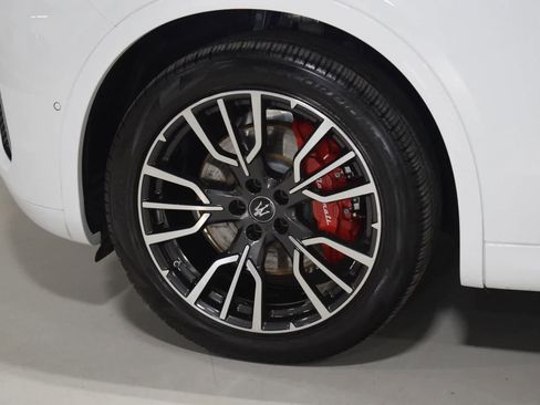 Certified 2023 Maserati Grecale Modena AWD/4WD image 5