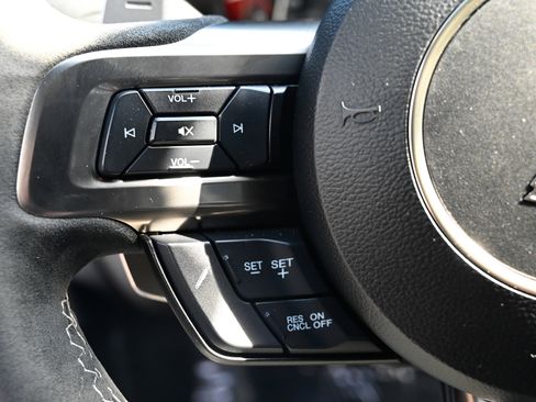 Used 2022 Ford Mustang Shelby GT500 w/ Carbon Fiber Track Pack image 22