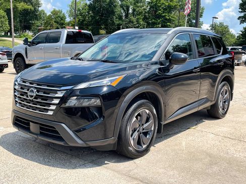 Used 2026 Nissan Rogue SV w/ SV Premium Package FWD image 1
