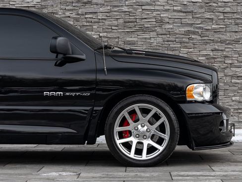 Used 2004 Dodge Ram 1500 Truck 2dr Reg Cab 120.5 WB SRT-10 image 7