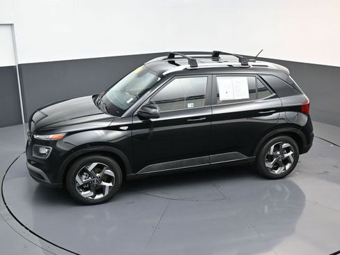 Certified 2024 Hyundai Venue SEL FWD image 20