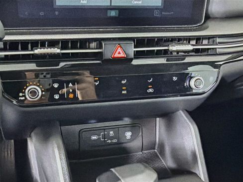 Used 2026 Kia Sportage LX FWD image 25