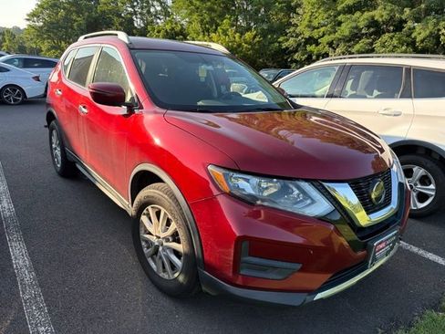 Used 2018 Nissan Rogue SV AWD/4WD image 17