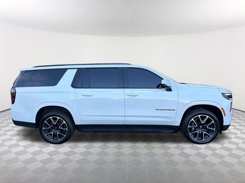 Used 2025 Chevrolet Suburban RST RWD image 4
