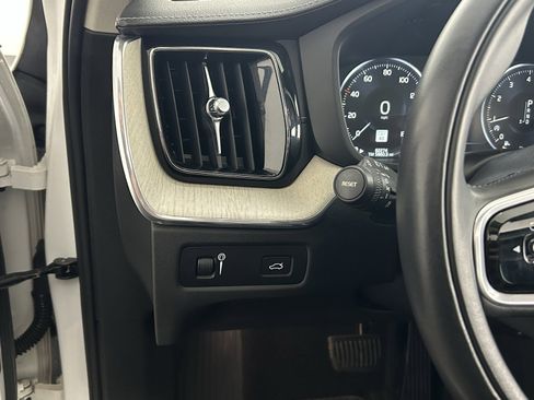 Used 2018 Volvo XC60 T6 Inscription w/ Luxury Seat Package image 26