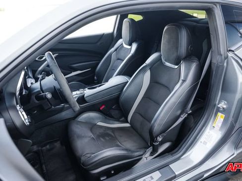 Used 2020 Chevrolet Camaro SS RWD image 6