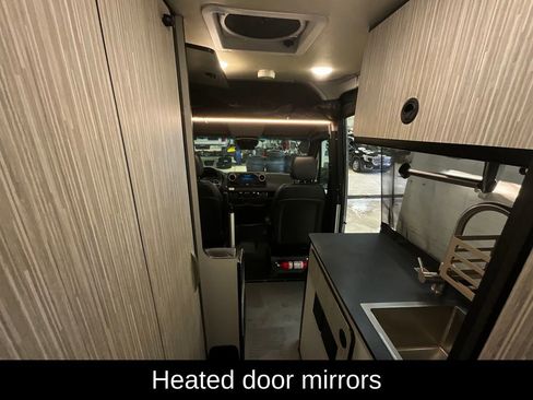 Used 2022 Mercedes-Benz Sprinter 2500 image 13