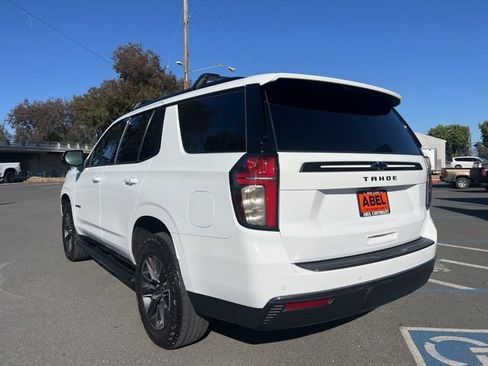 Used 2022 Chevrolet Tahoe Z71 w/ Luxury Package AWD/4WD image 9
