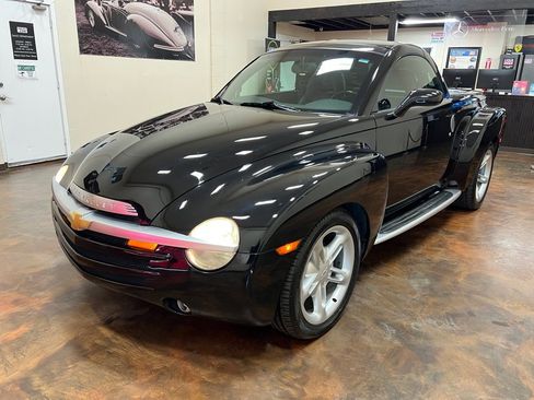 Used 2004 Chevrolet SSR w/ Preferred Equipment Group image 15