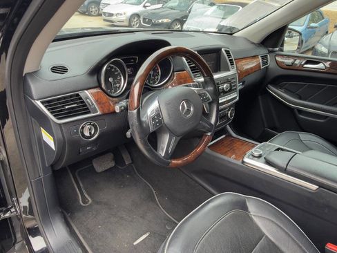 Used 2014 Mercedes-Benz GL 550 4MATIC image 28