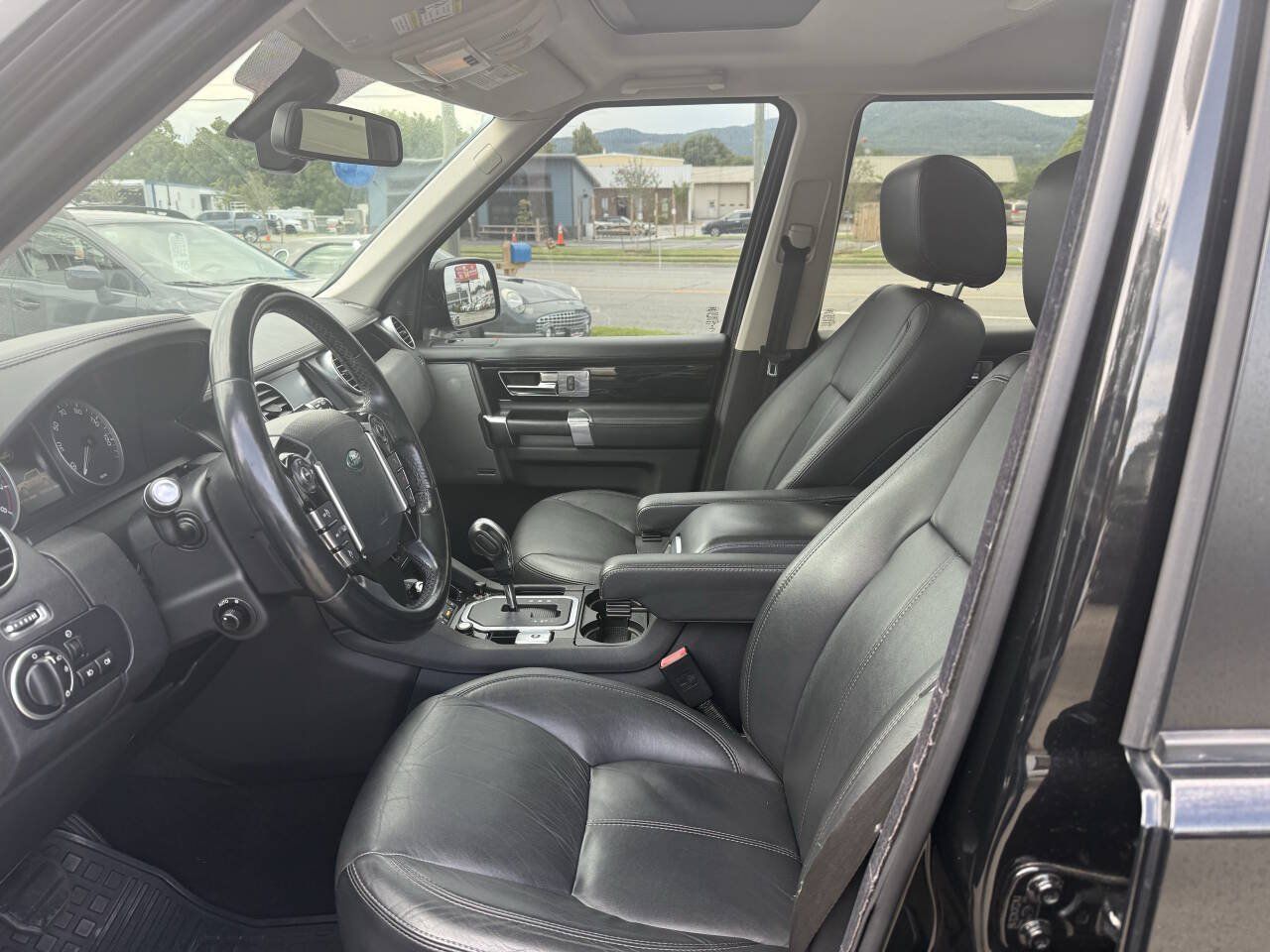 Used 2013 Land Rover LR4 HSE LUX AWD/4WD image 11