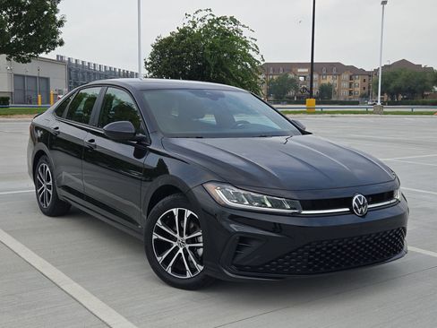 Used 2025 Volkswagen Jetta Sport FWD image 1