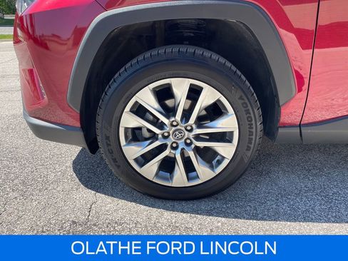 Used 2020 Toyota RAV4 XLE Premium AWD/4WD image 28