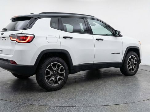 Used 2025 Jeep Compass Trailhawk w/ Trailer Tow Group image 9