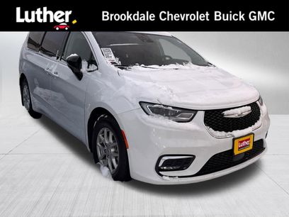 Used 2024 Chrysler Pacifica Touring-L