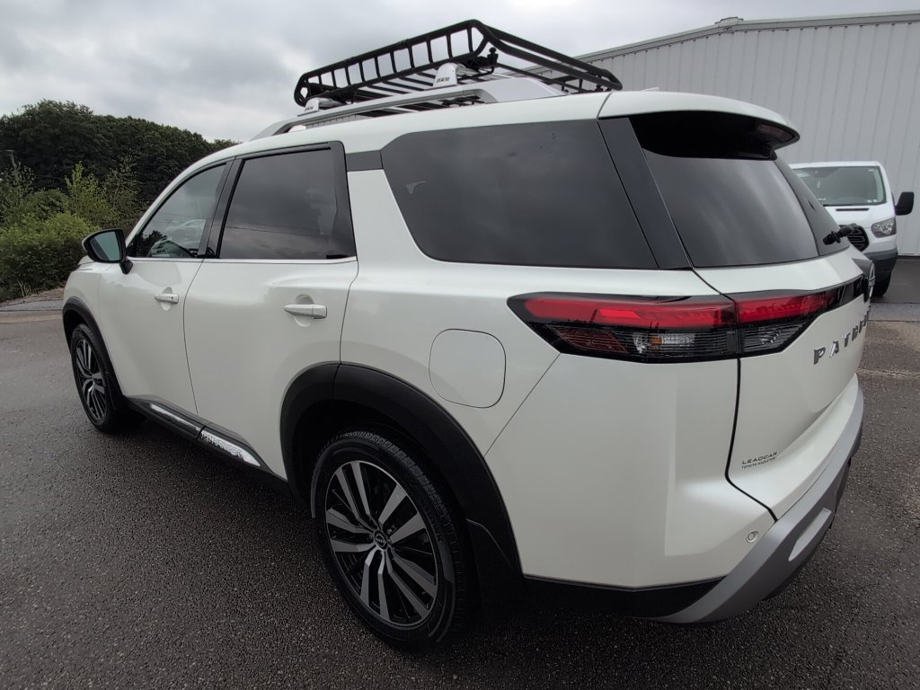 Used 2023 Nissan Pathfinder Platinum AWD/4WD image 4