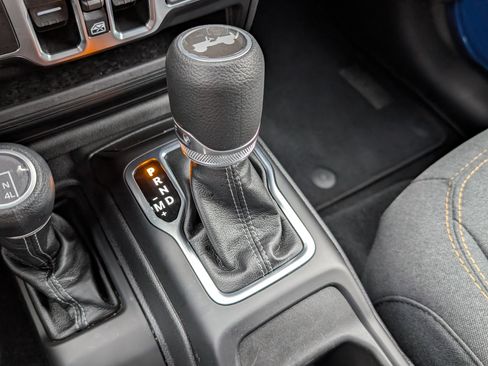 Used 2024 Jeep Wrangler Sahara w/ Safety Group image 28