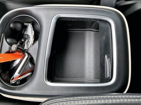 Used 2023 Chrysler Pacifica Touring-L FWD image 34