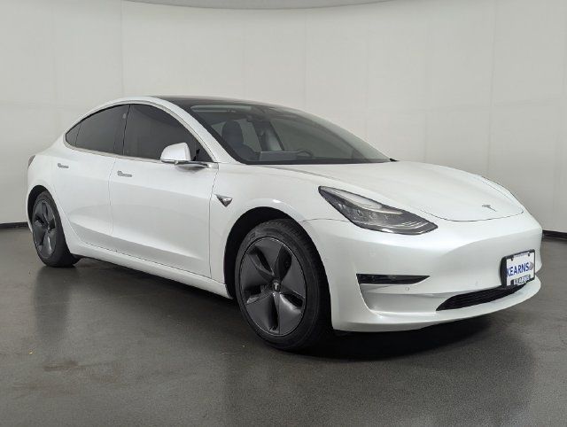 Used 2020 Tesla Model 3 Standard Range Plus RWD image 2