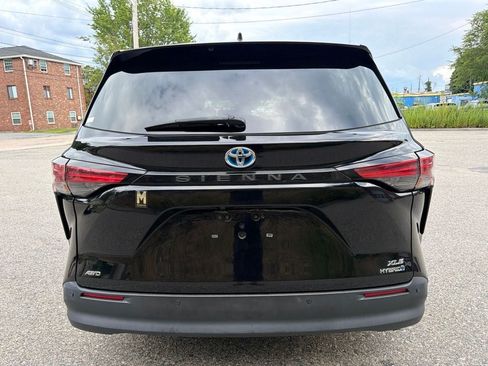 Used 2021 Toyota Sienna XLE AWD/4WD image 6