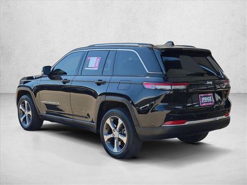 Used 2023 Jeep Grand Cherokee 4WD 4xe image 7