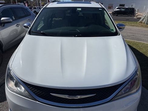 Used 2020 Chrysler Pacifica Limited image 22