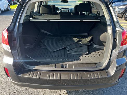 Used 2010 Subaru Outback 2.5i Premium AWD/4WD image 14