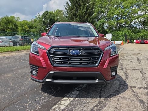 Used 2024 Subaru Forester Premium AWD/4WD image 4