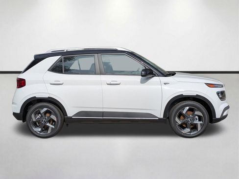 New 2026 Hyundai Venue SEL FWD image 4