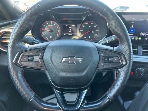 Used 2024 Chevrolet Trax RS w/ Sunroof Package image 14