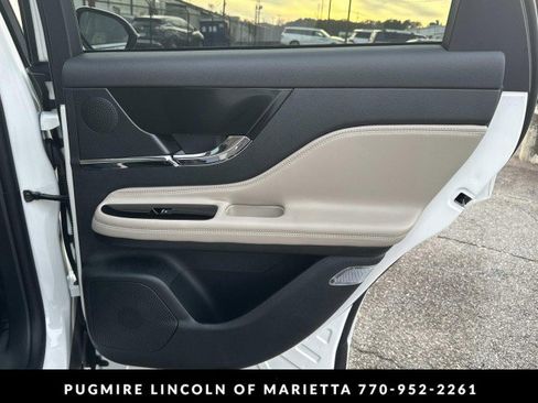 New 2026 Lincoln Corsair Premiere image 16