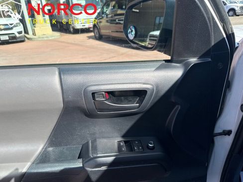 Used 2018 Toyota Tacoma SR image 15