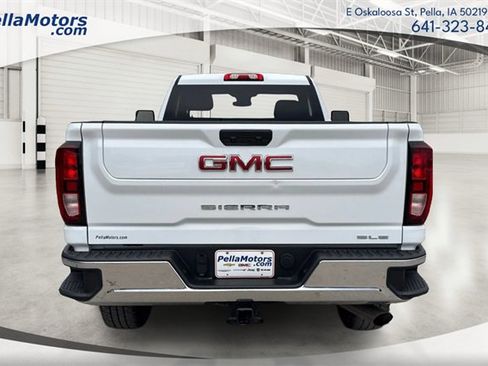Used 2024 GMC Sierra 2500 SLE w/ SLE Convenience Package image 4