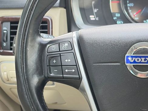 Used 2015 Volvo XC70 T6 Platinum image 31