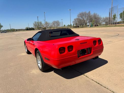 Used 1995 Chevrolet Corvette Convertible RWD image 11
