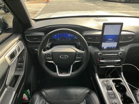 Used 2020 Ford Explorer ST w/ Premium Technology Package image 7