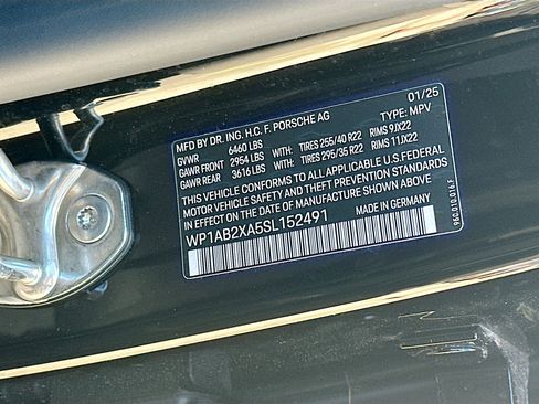 Used 2025 Porsche Macan 4S Electric image 39