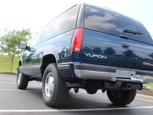 Used 1997 GMC Yukon 4WD 2-Door w/ Marketing Opt Pkg 2 image 30