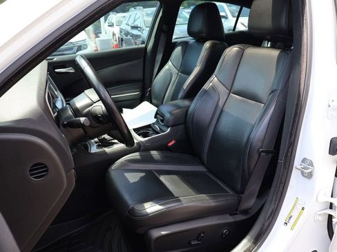 Used 2020 Dodge Charger SXT w/ Leather Interior Group RWD image 17
