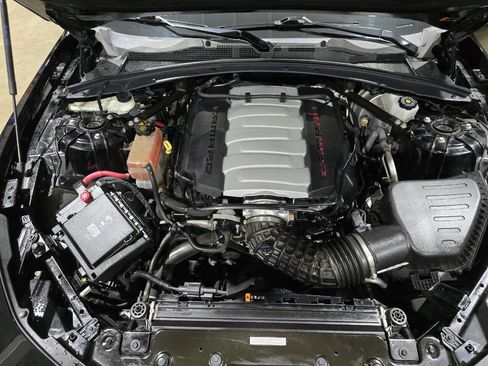 Used 2021 Chevrolet Camaro LT w/ RS Package image 39